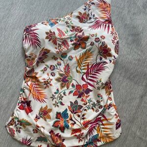 23. Floral Print One Shoulder Top